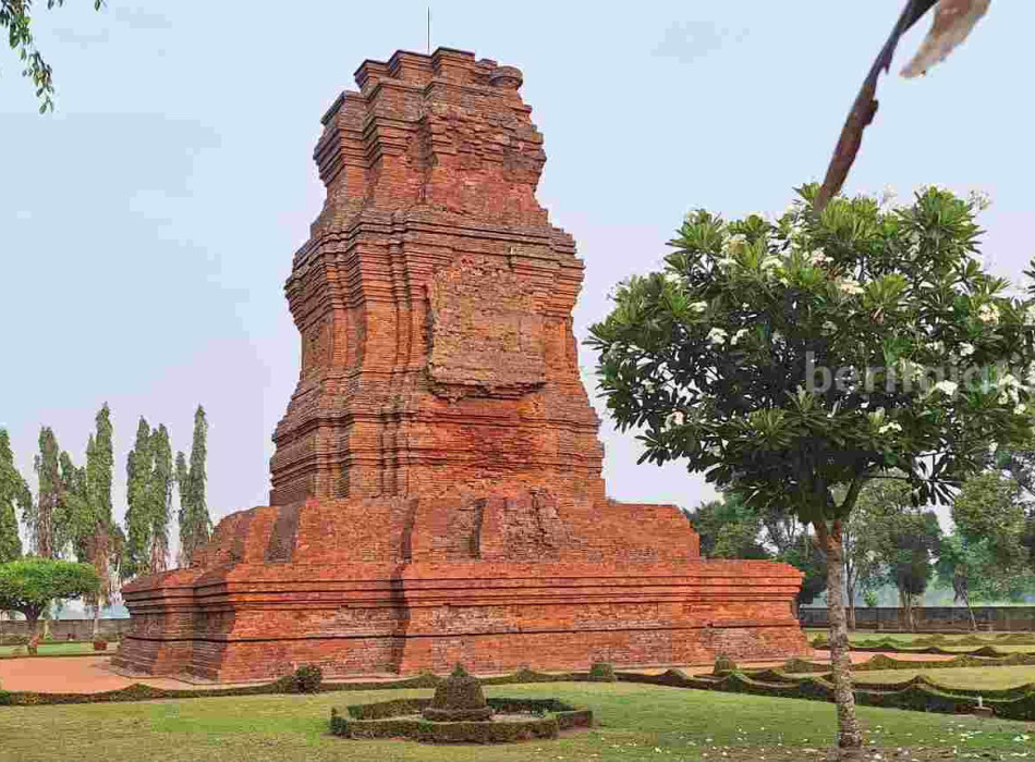 Trowulan Historical Tour from Azamara Persuit ( Surabaya Port )