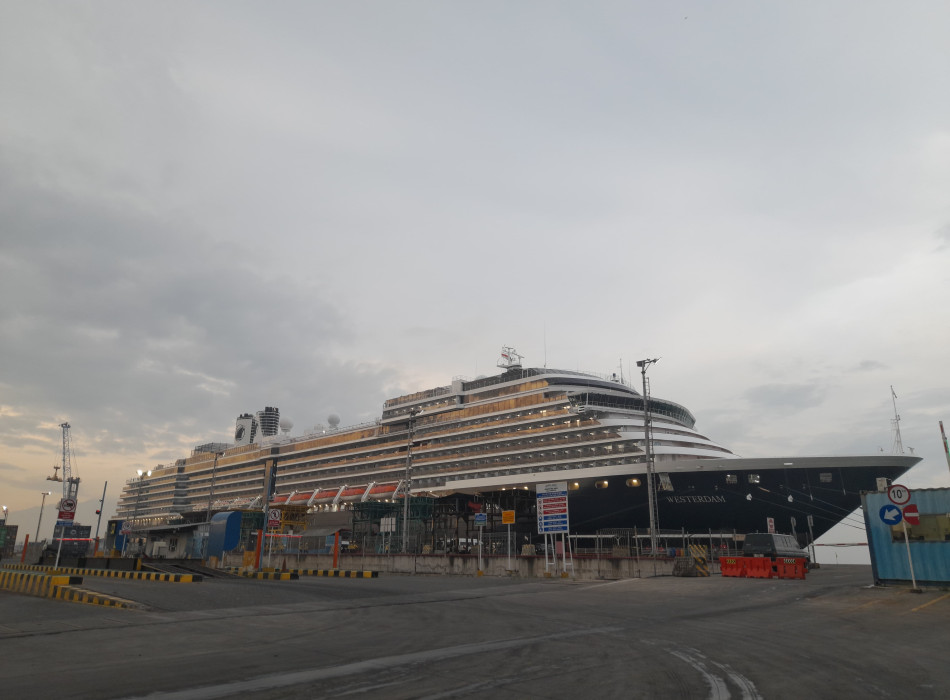 Borobudur Tour from Holland America Line / HAL ( Semarang Port )